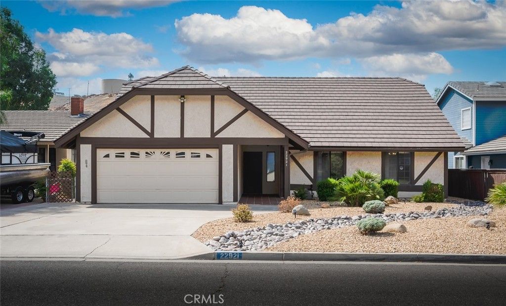 listing image 130721324852481600163
