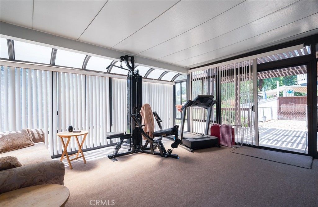 listing image 130725608195432833158
