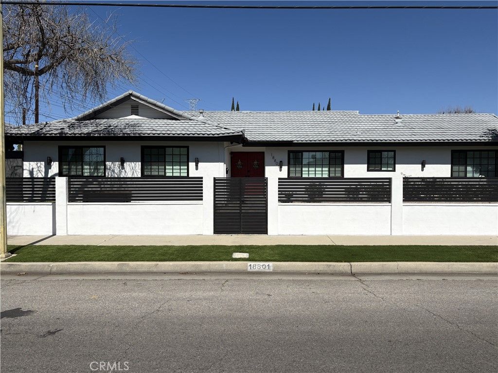 listing image 0
