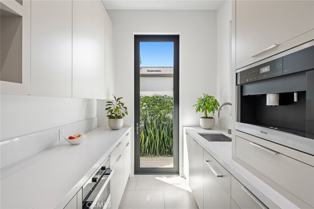 Irvine Terrace (IRVT) - Residential