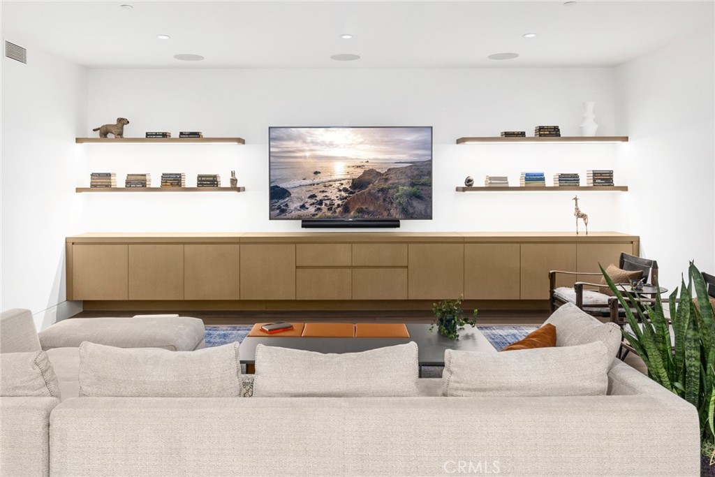 Irvine Terrace (IRVT) - Residential