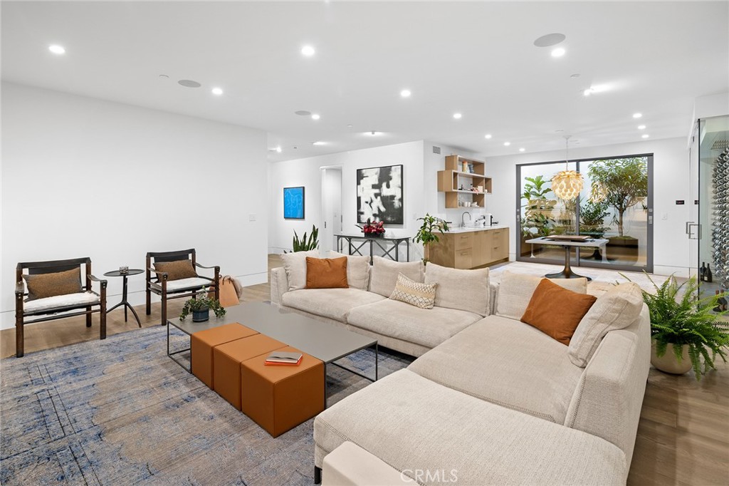 Irvine Terrace (IRVT) - Residential