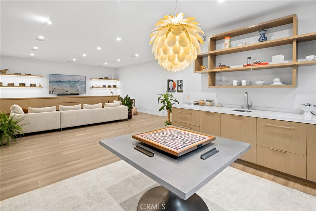 Irvine Terrace (IRVT) - Residential