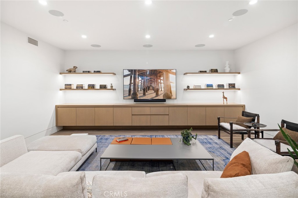 Irvine Terrace (IRVT) - Residential