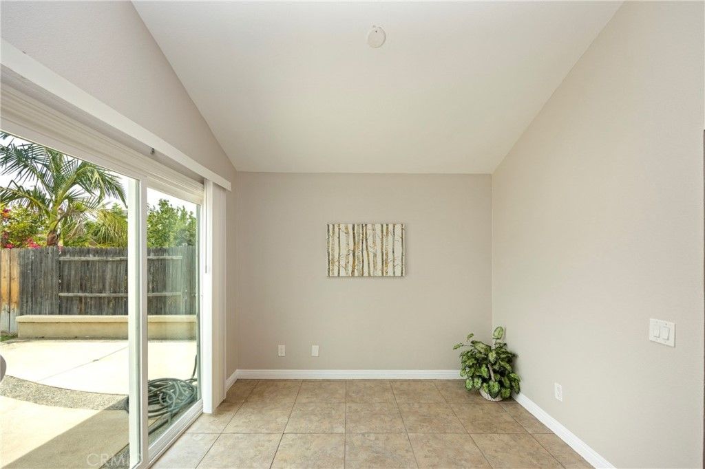 listing image 130720356927372661939