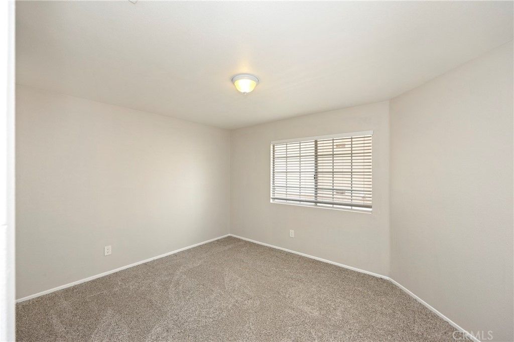 listing image 130723468481426028304