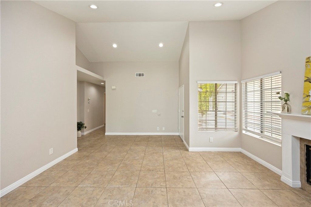 listing image 130725333350567740646