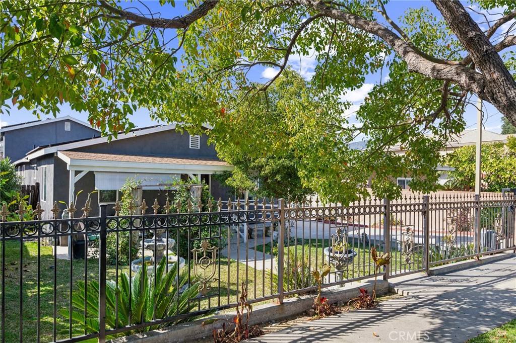 163 N Pasadena Avenue