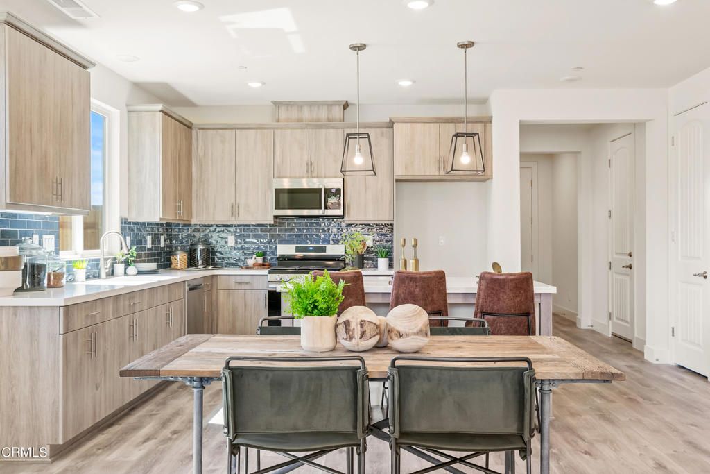 listing image 130723276817588565750