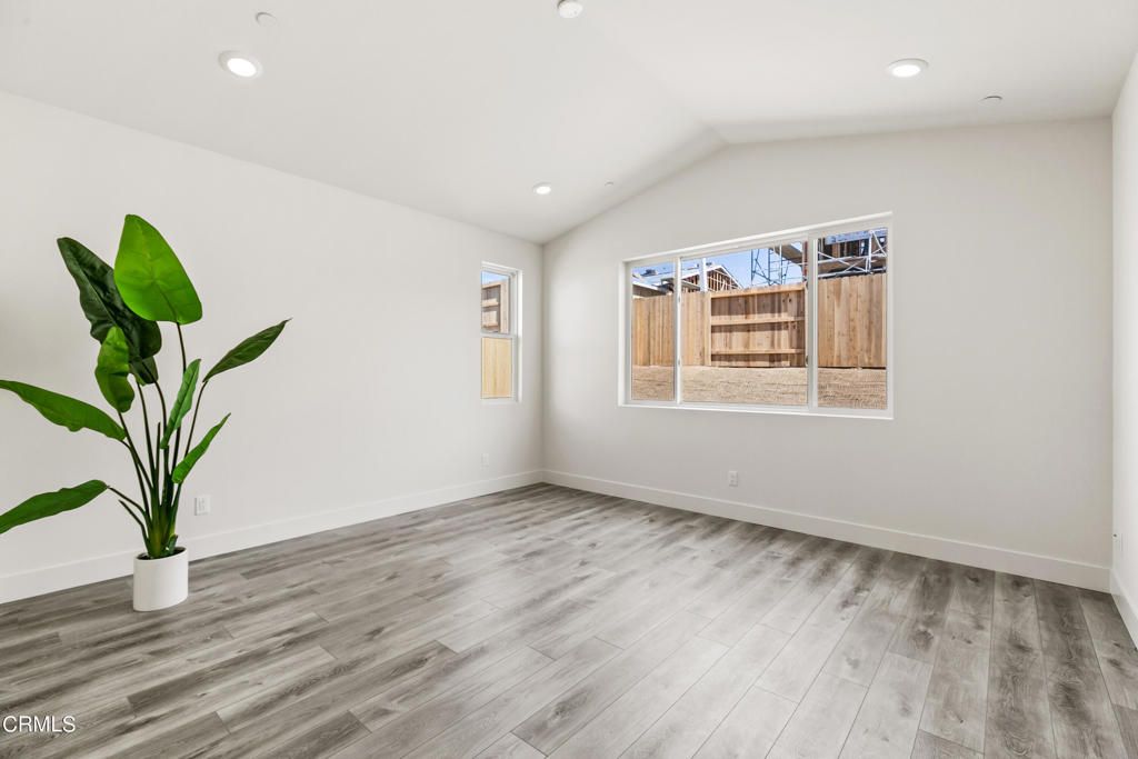 listing image 130728584650577542903