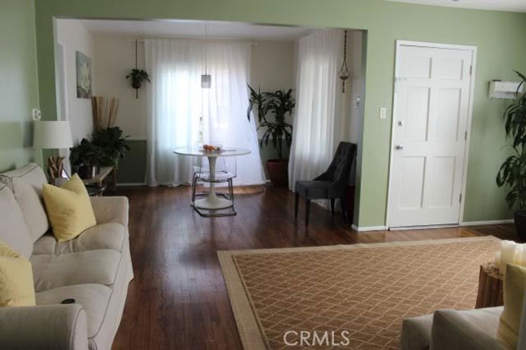 listing image 130729552412273184064