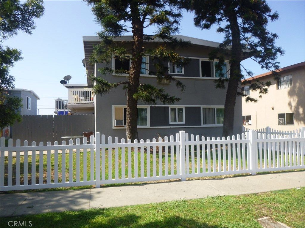 listing image 130726692537595583428