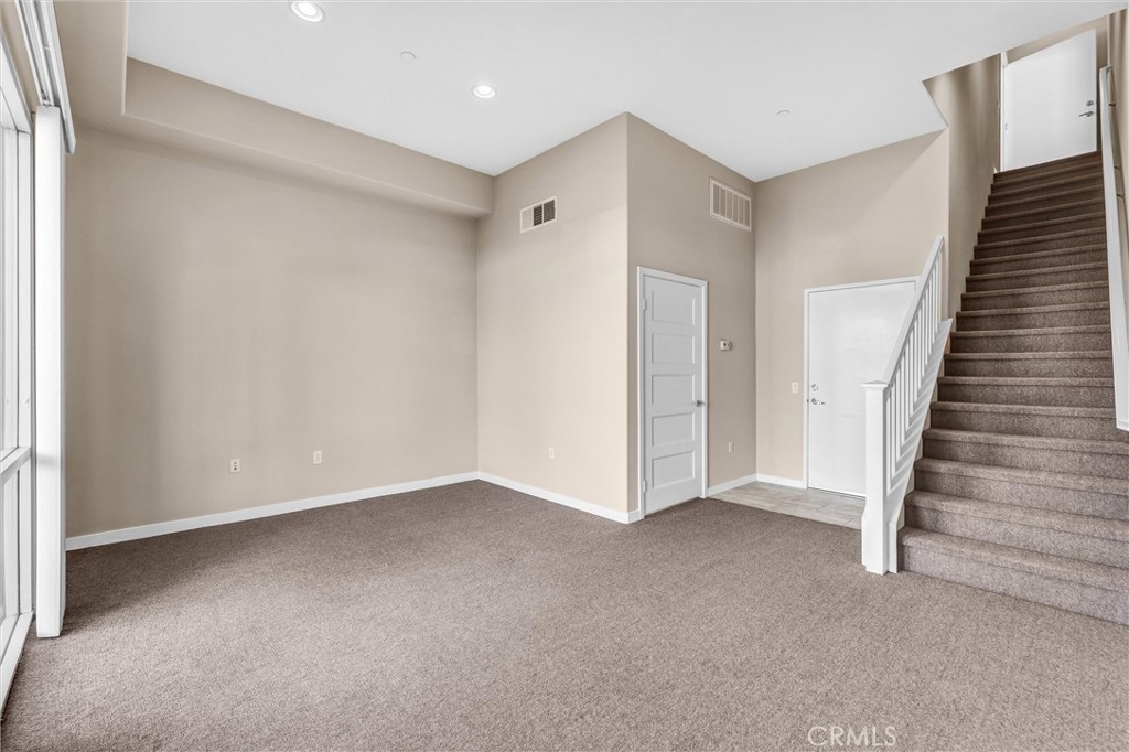 1602 W Artesia Square A