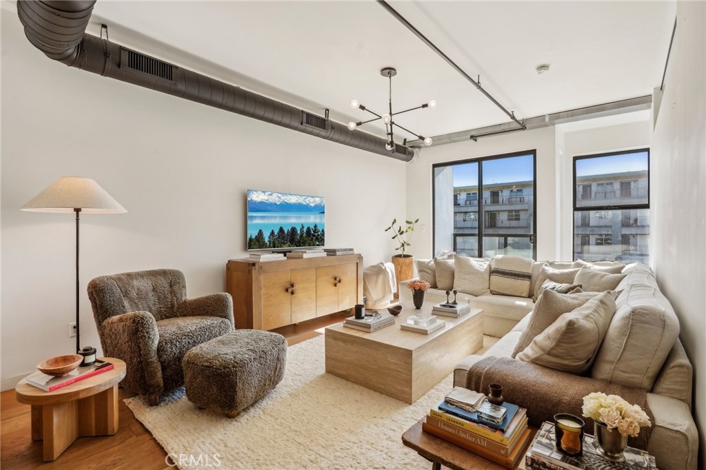 4115 Glencoe Avenue 308