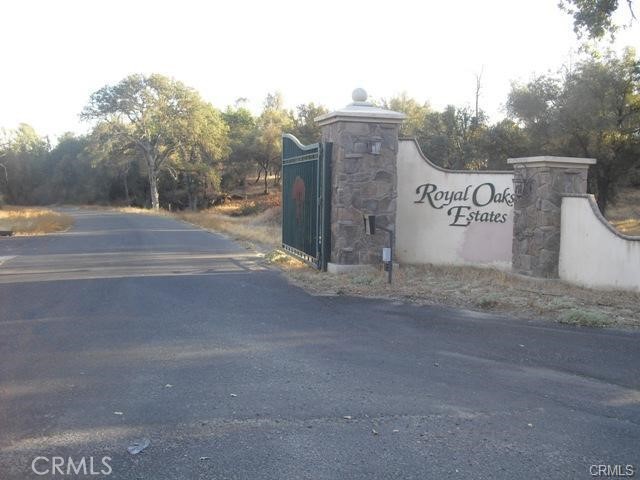 Country Road - Take Me To My Home Site" 5.41 Acres in the Old West. Good Usable Ground To Build Your House and Ranch Buildings - Royal Oak Estates; Well in Premises. Ready For Drafter, Architect, Engineer and Contractor or Owner Builder!!! Bring Your Floor Plan.