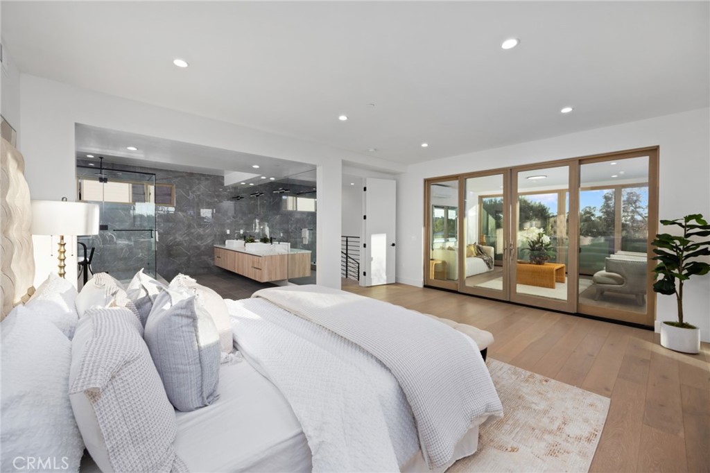 Photo 31 of 51 of 941 E California Boulevard 1 townhome