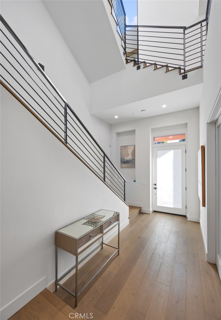 Photo 7 of 51 of 941 E California Boulevard 1 townhome