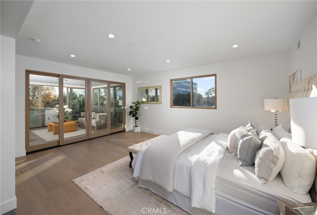 Photo 30 of 51 of 941 E California Boulevard 1 townhome