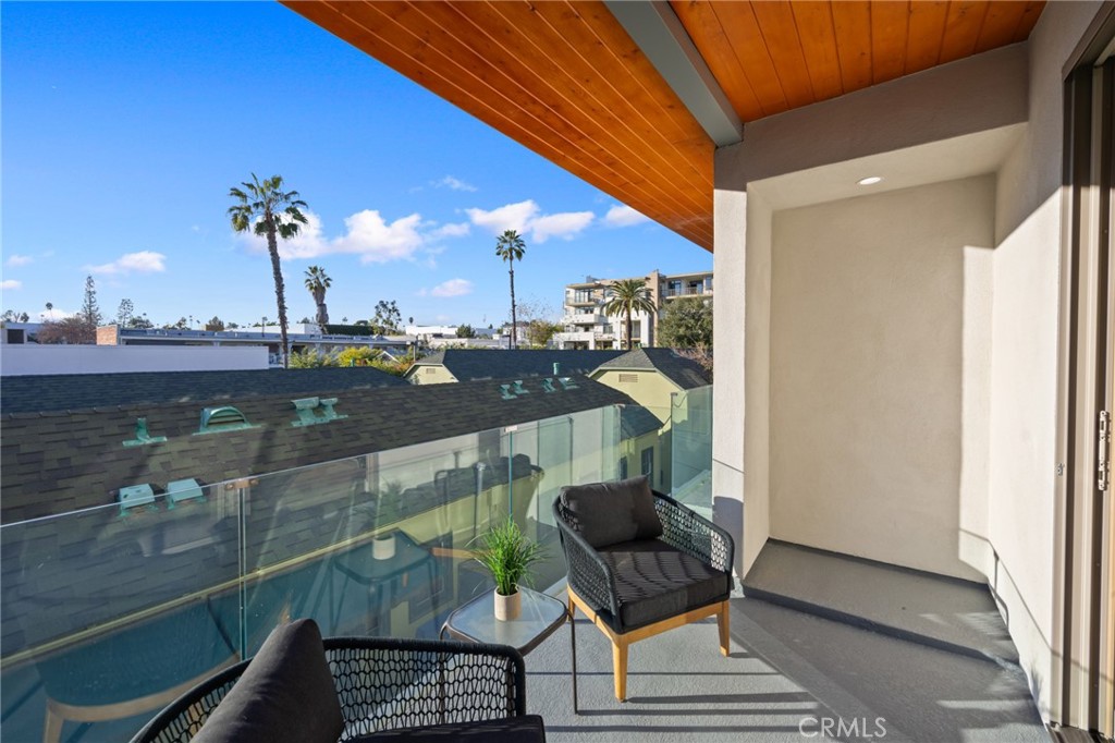 Photo 24 of 51 of 941 E California Boulevard 1 townhome