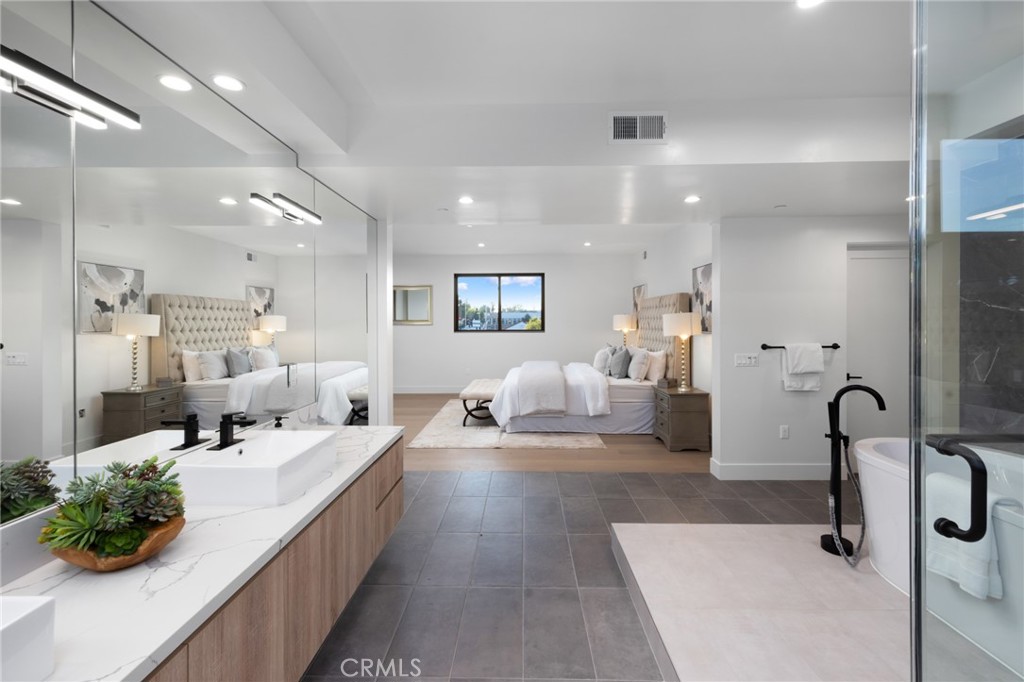 Photo 35 of 51 of 941 E California Boulevard 1 townhome