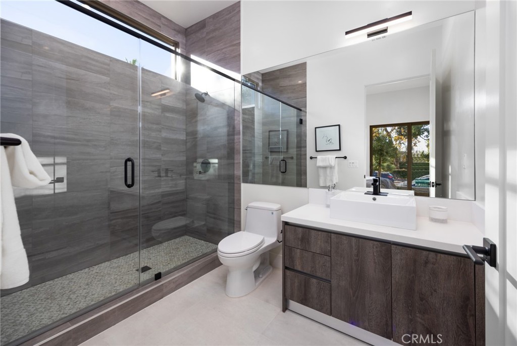 Photo 12 of 51 of 941 E California Boulevard 1 townhome