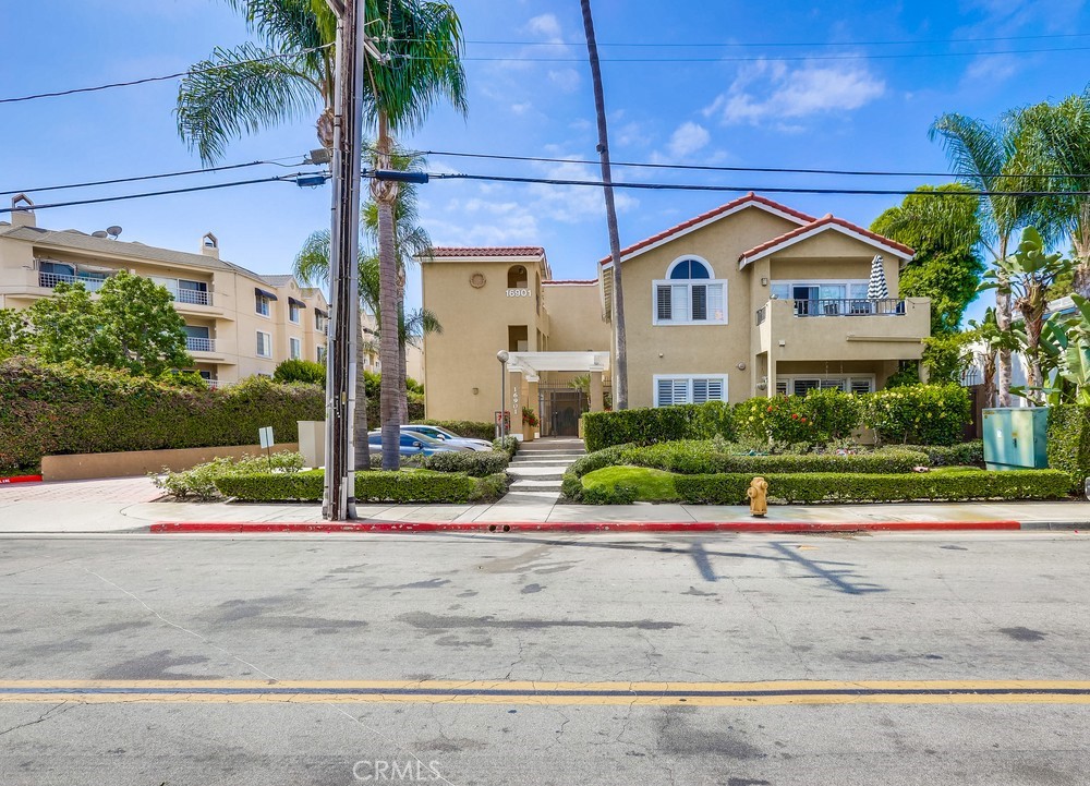 16901 Lynn Lane