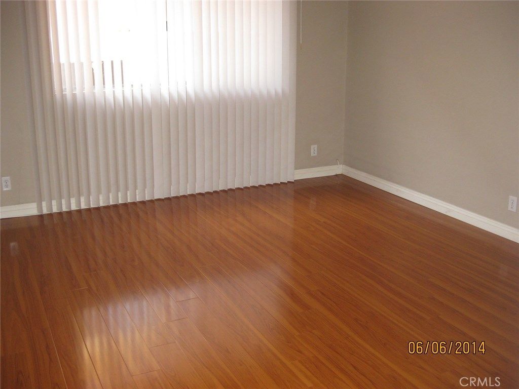 listing image 130724349918702444102