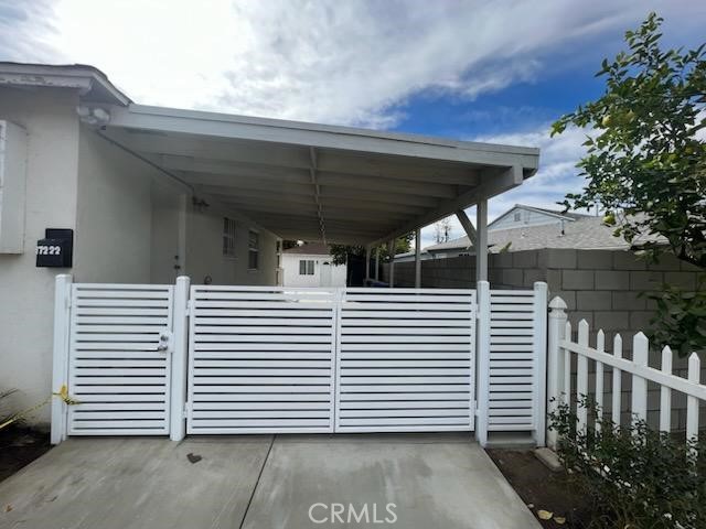 This is a junior ADU with a separate entrance and a small patio. Quite neighborhood and close to shopping centers.