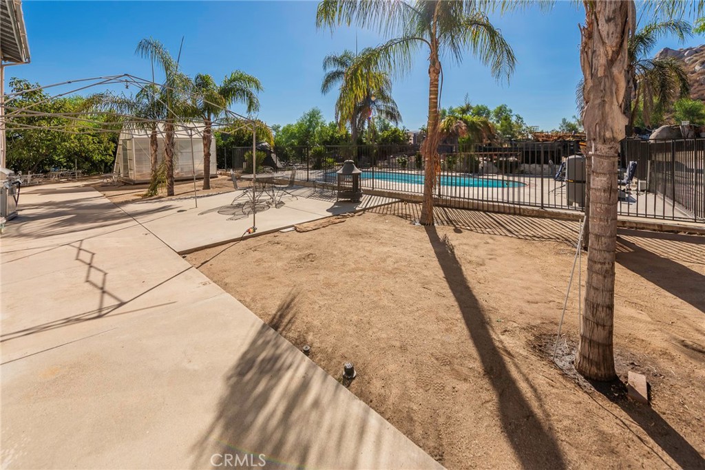 23729 Citrus Avenue