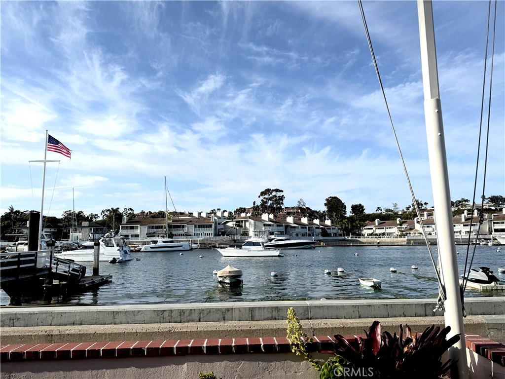 1009 N Bay Front