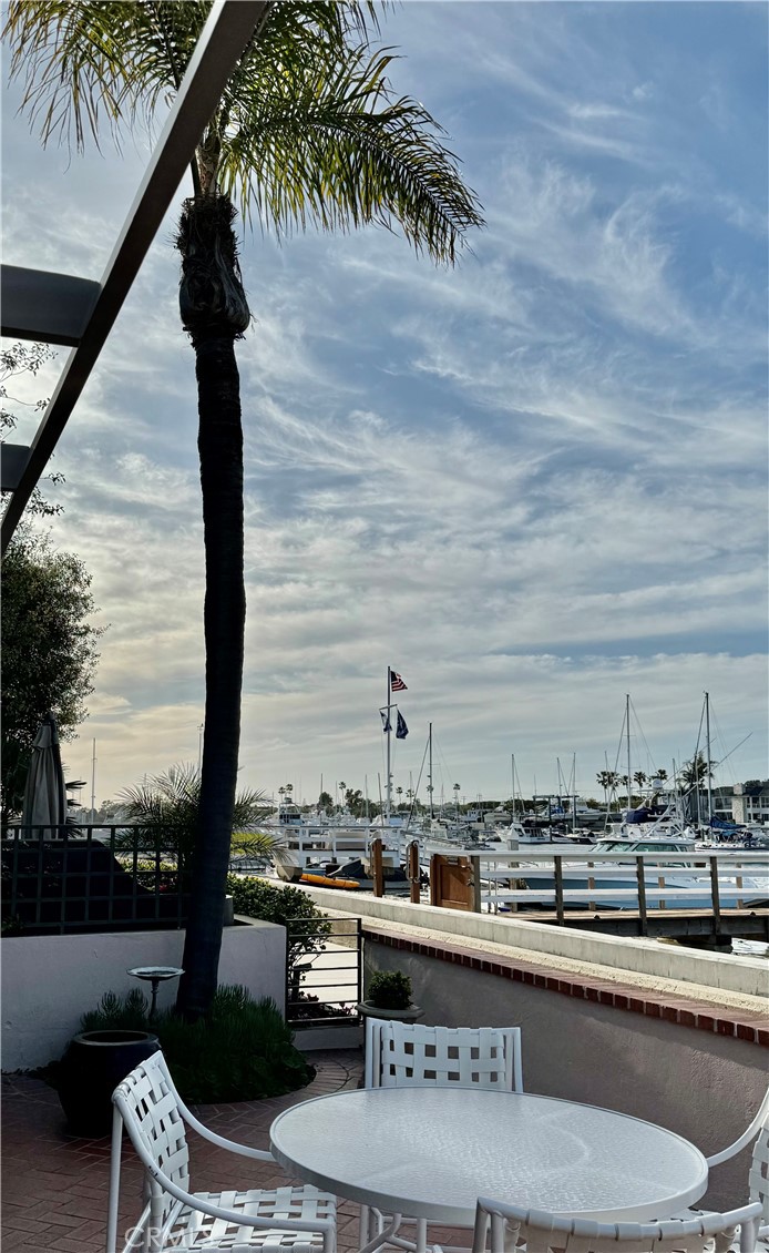 1009 N Bay Front