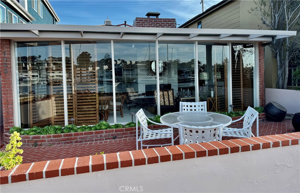 1009 N Bay Front