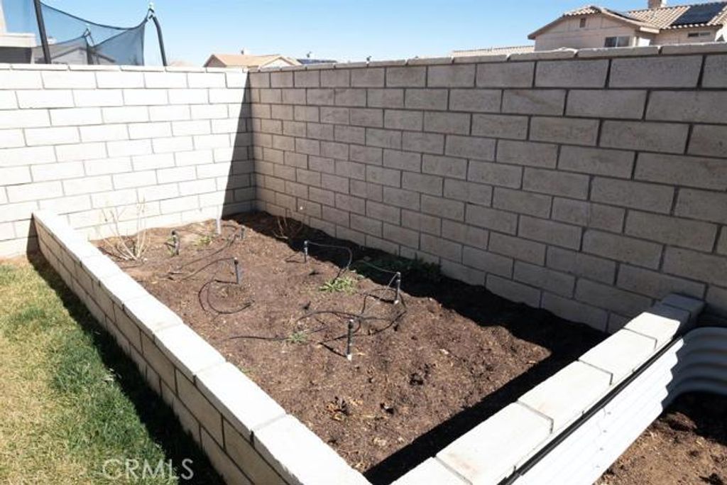listing image 130727821757364382990
