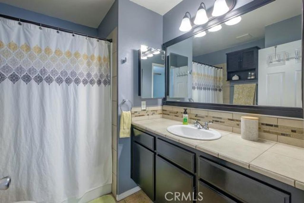 listing image 130720564323866849859