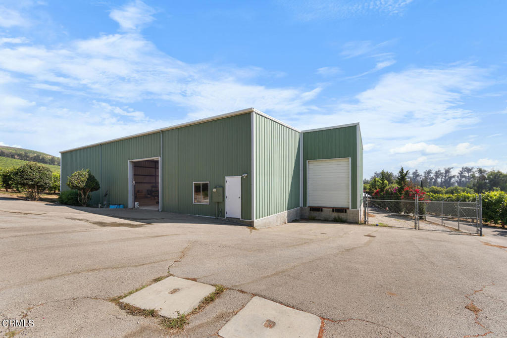 1401 E La Loma Avenue