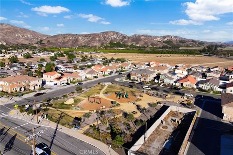 A home in Piru