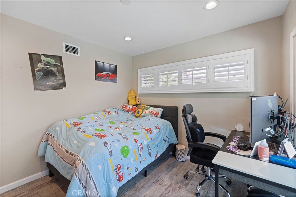 listing image 130723598815444642960