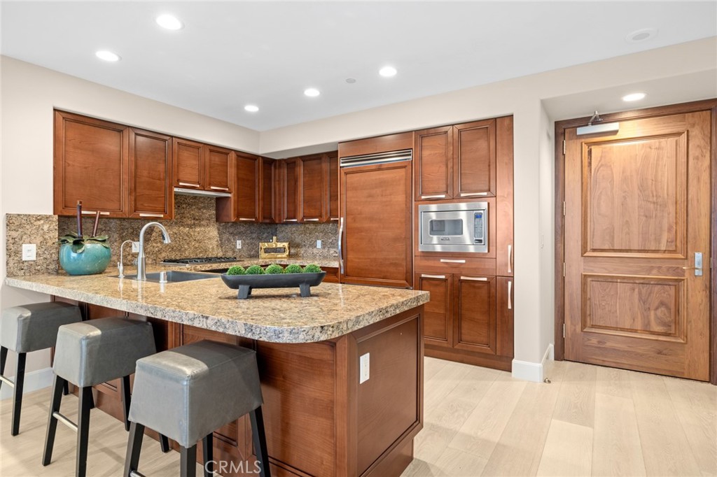 The Plaza (5000 and 8000) (PLZA) - Residential