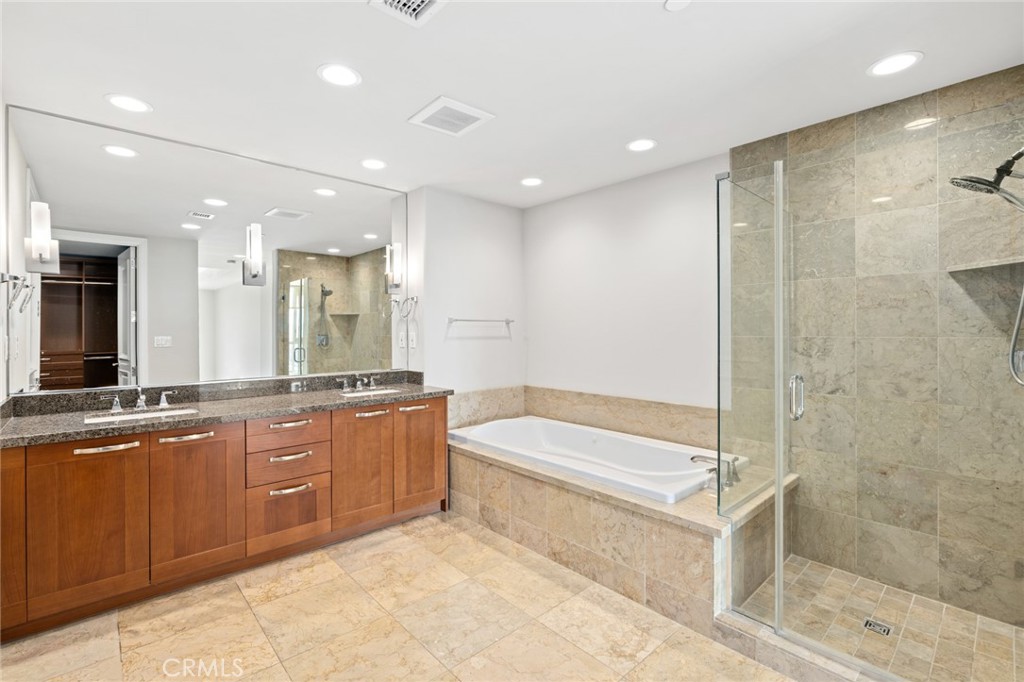 The Plaza (5000 and 8000) (PLZA) - Residential