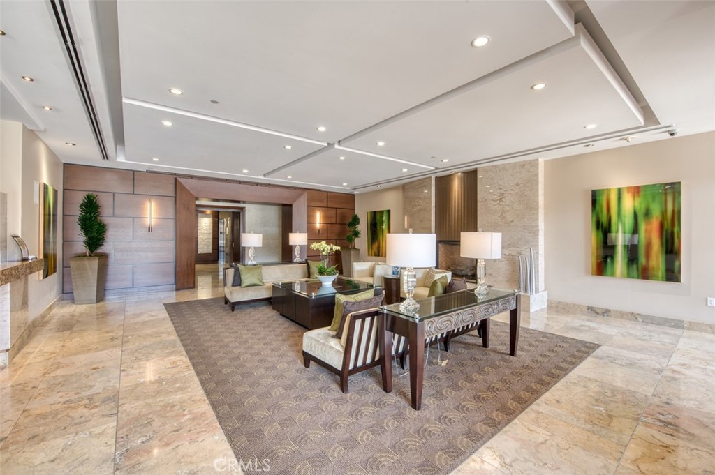 The Plaza (5000 and 8000) (PLZA) - Residential