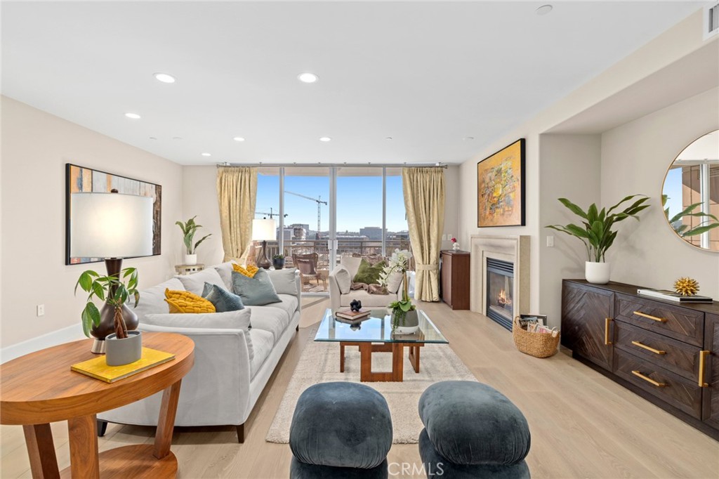 The Plaza (5000 and 8000) (PLZA) - Residential