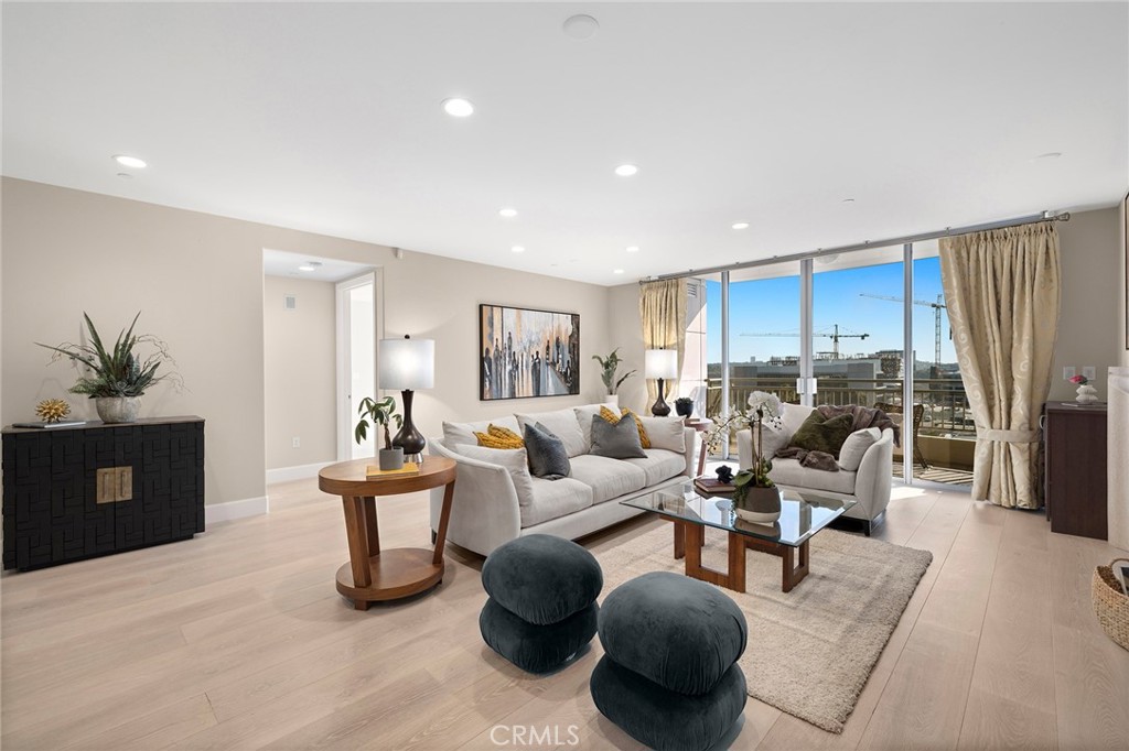 The Plaza (5000 and 8000) (PLZA) - Residential