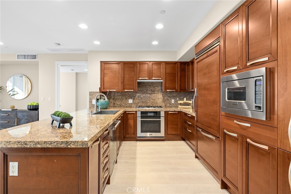 The Plaza (5000 and 8000) (PLZA) - Residential