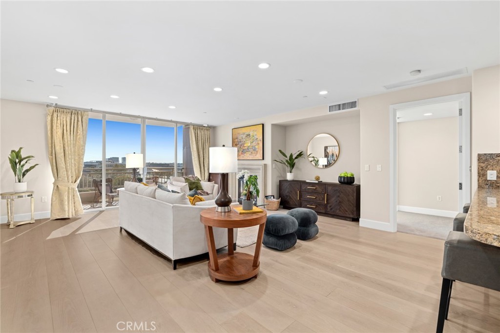 The Plaza (5000 and 8000) (PLZA) - Residential