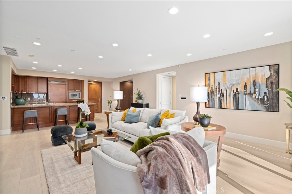 The Plaza (5000 and 8000) (PLZA) - Residential