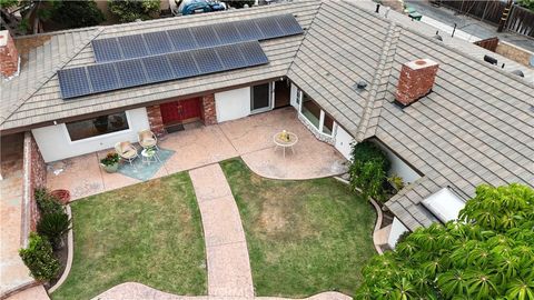 A home in North Tustin