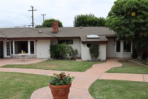 A home in North Tustin