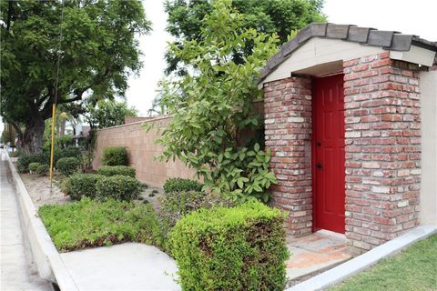 A home in North Tustin