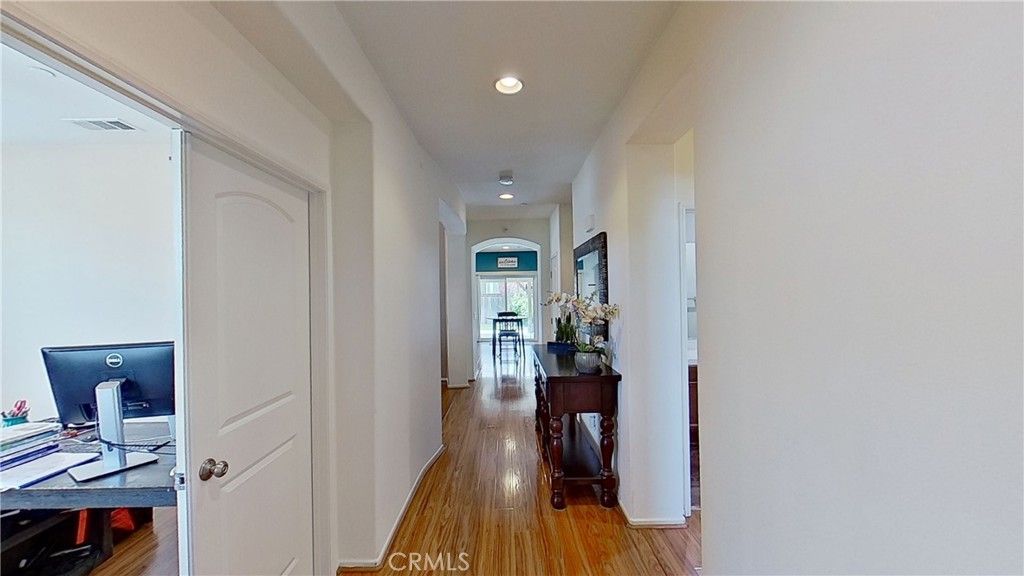 listing image 130724309141073605138