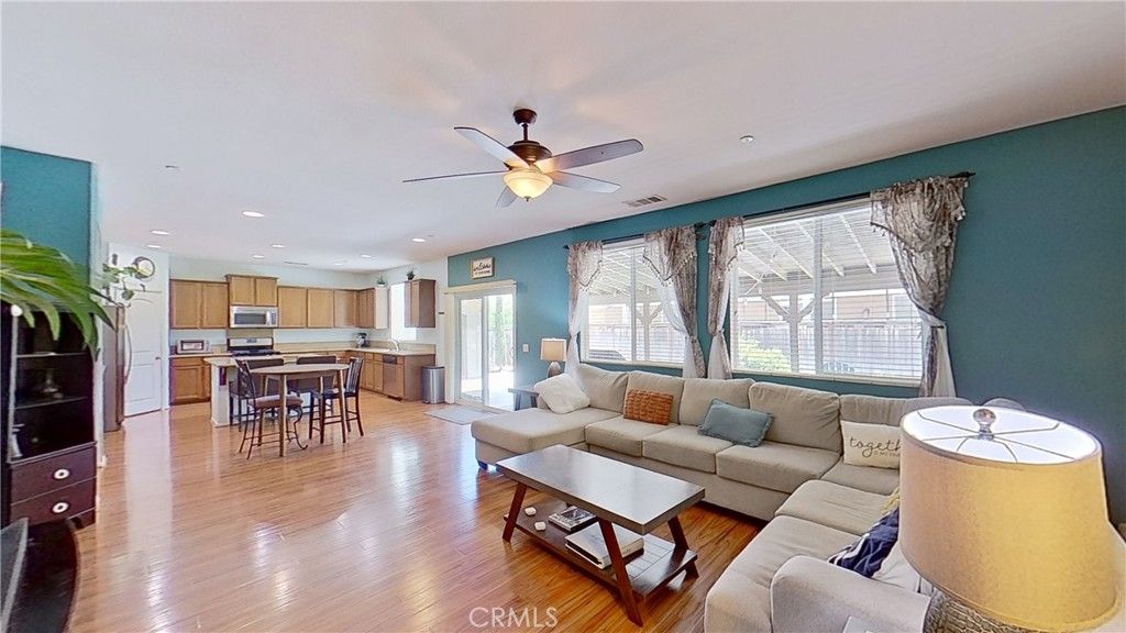 listing image 130728645273927920919